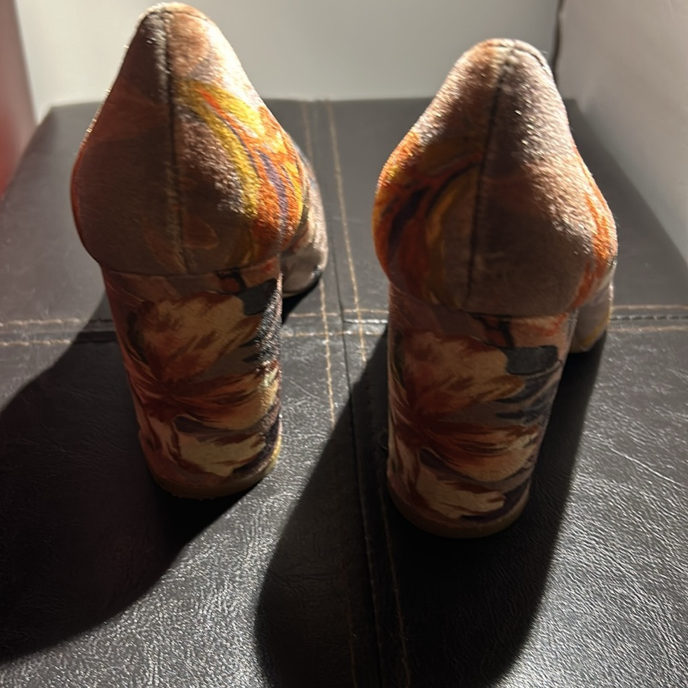 Beautiful flower multicolored round toe - Picture 2 of 8